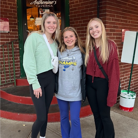 Meet your Posher, Meredith - Picture 6 of 13